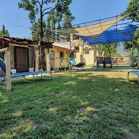 Mikros Paradisos Agriá