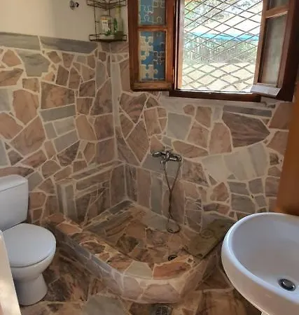 Nyaraló Mikros Paradisos *