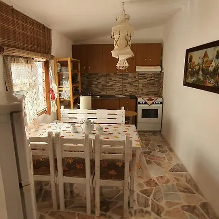 Mikros Paradisos Casa de Férias *